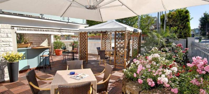 圣莫里茨酒店(Hotel St. Moritz)图片