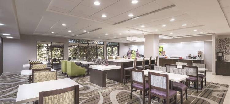 肯纳瑟拉昆塔温德姆套房酒店(La Quinta Inn & Suites by Wyndham Kennesaw)图片