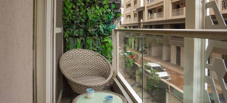 Urban Nest - Neon Homeotel -1 km from Airport图片