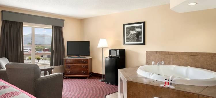 鸽子谷北华美达酒店(Ramada by Wyndham Pigeon Forge North)图片