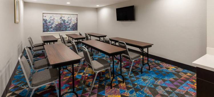 休斯顿西北拉昆塔温德姆套房酒店(La Quinta Inn & Suites by Wyndham Houston NW Brookhollow)图片