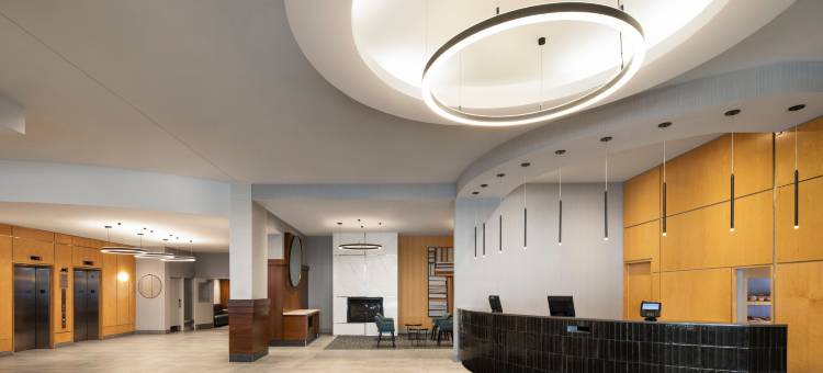 蒙特利尔机场万豪万怡酒店(Courtyard Montreal Airport)图片