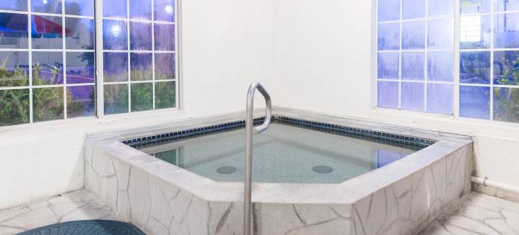 欧塞奇海滩呗盟套房酒店(Baymont by Wyndham Osage Beach)图片