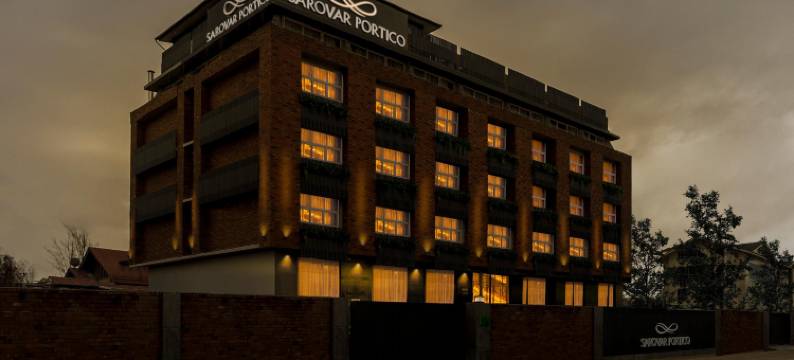 斯利那加萨罗瓦尔门廊酒店(Sarovar Portico Srinagar)图片