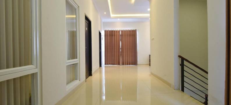 红多兹酒店近阿伦阿伦芝拉扎(RedDoorz near Alun Alun Cilacap)图片