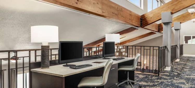 拉皮德城美吟温德姆酒店(AmericInn by Wyndham Rapid City)图片