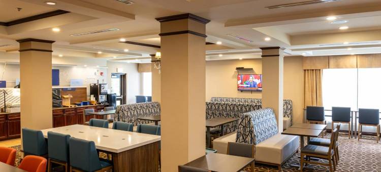 智选假日套房酒店布罗克维尔(Holiday Inn Express & Suites Brockville)图片