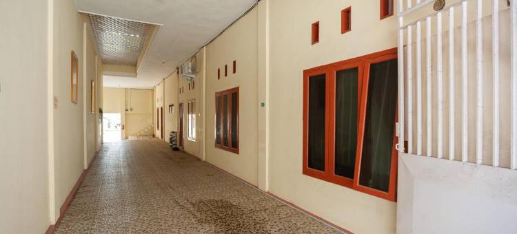 红多兹酒店-近普林瑟乌穆罕默迪耶大学(RedDoorz Near Universitas Muhammadiyah Pringsewu)图片