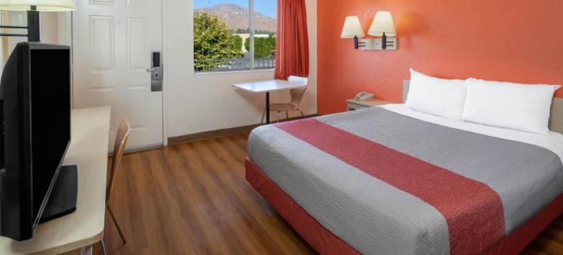 加州朱鲁帕谷6号汽车旅馆 - 里弗赛德西部(Motel 6 Jurupa Valley, CA - Riverside West)图片