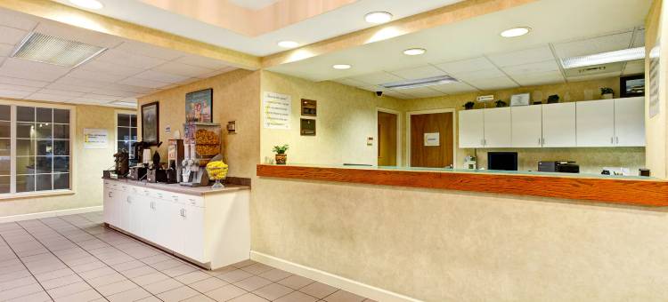 史密斯菲尔德/塞尔玛温德姆速 8 酒店(Super 8 by Wyndham Smithfield/Selma)图片