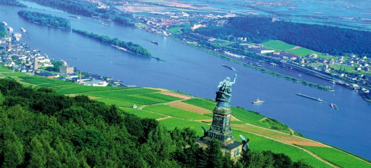 威斯巴登-诺登施塔特万怡酒店(Courtyard Wiesbaden-Nordenstadt)图片