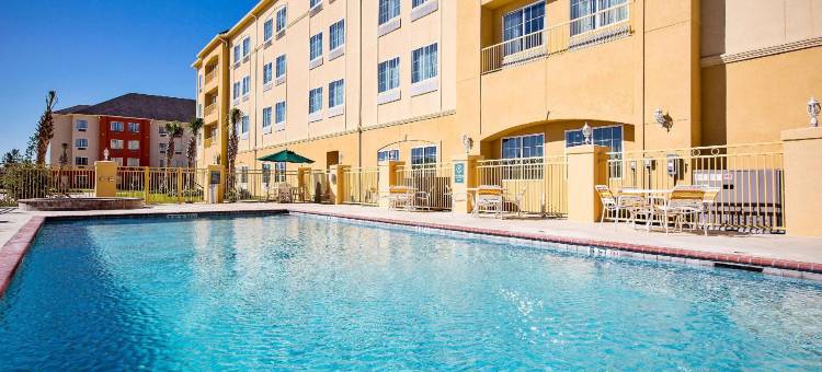 利斯维尔波尔克堡拉昆塔温德姆套房酒店(La Quinta Inn & Suites by Wyndham Leesville Ft. Polk)图片