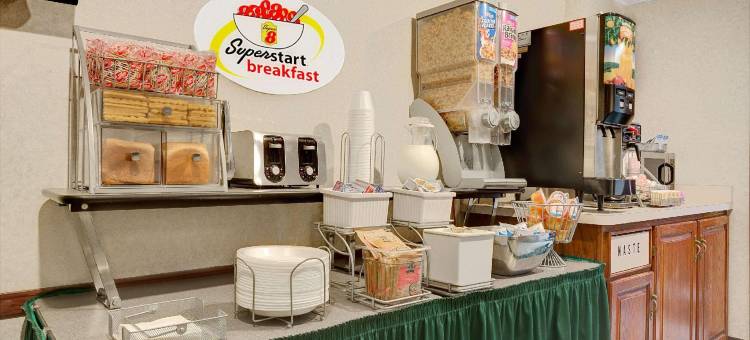 肯莫尔-布法罗-尼亚加拉瀑布地区速8酒店(Super 8 by Wyndham Kenmore/Buffalo/Niagara Falls Area)图片