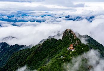 洛阳白云山风景区一日游【优选线路】洛阳起止天天发团【正规旅游车队资质齐全，经验丰富，专业、专注、更贴心，细节彰显品质】