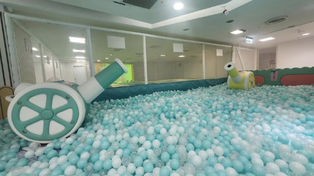 追风奇幻岛-台南远百成功店-糖果小镇