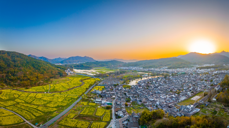 4-Day Huangshan Scenic Area + Hongcun Village