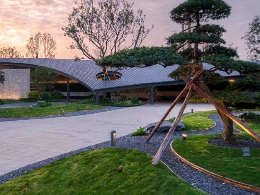 建业十里湖山景区
