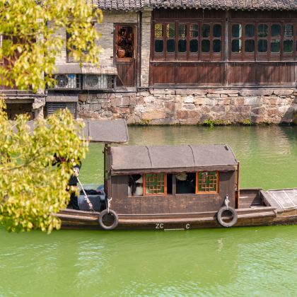 杭州西湖风景名胜区+乌镇西栅+西栅夜游+横店影视城+千岛湖+苏州拙政园+虎丘山风景名胜区+无锡灵山大佛+无锡市太湖鼋头渚风景区+周庄+南京总统府+中山陵景区+夫子庙+扬州瘦西湖+何园+上海东方明珠+外滩10日9晚跟团游