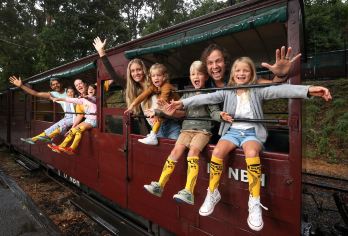 墨尔本普芬比利蒸汽火车+企鹅归巢中文一日游可选奔驰彩虹小屋【名副其实的动物天堂——菲利普岛(企鹅岛)】