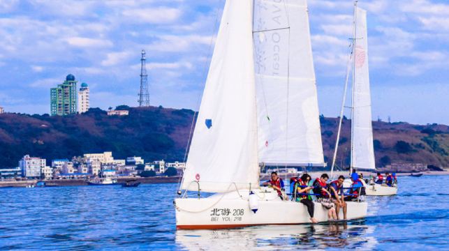 涠洲岛南湾帆船体验