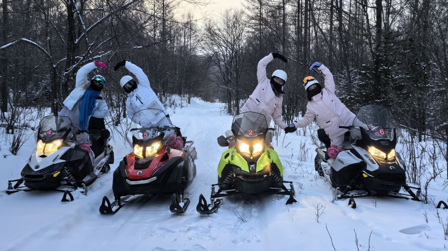 长白山冰雪欢乐谷滑雪场