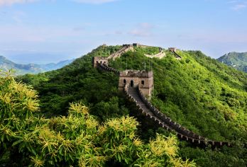 北京居庸关长城+明十三陵10小时包车一日游+5环内上门接送【我们为您提供北京5环内任一地点的上门接送服务，不用东奔西走到处集合，不挤大团，减少您旅行顾虑。】