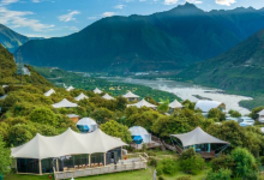 雅鲁藏布大峡谷景点图片