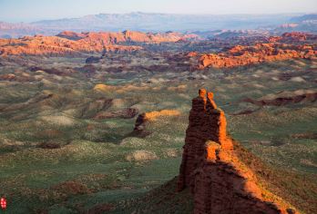 张掖平山湖大峡谷半日游【1-8人精致小车团/大巴纯玩无购物】【[精致小团]小车团最多8人，有5座SUV、7座、9座商务车，具体车型按实际参团人数派车，上门接送。】