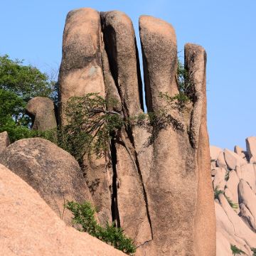 信阳+鸡公山景区+波尔登森林公园+南湾湖风景区+驻马店+南海禅寺+金顶山+嵖岈山风景区6日5晚私家团