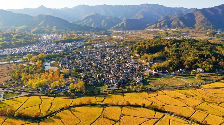 4-Day Huangshan Scenic Area + Hongcun Village + Huizhou Ancient Town