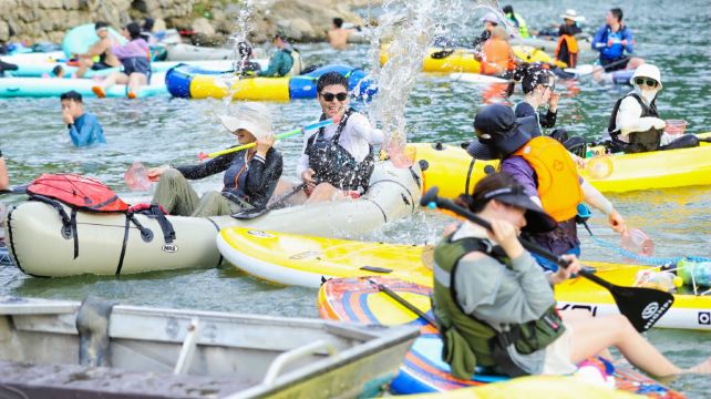 柳溪江自在漂旅划乐园