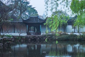 拙政园+寒山寺+周庄一日游【限时特卖/环镇游船/知名景点】【园林代表-拙政园，千年古刹-寒山寺，中国水乡代表-周庄，让您不虚此行。】