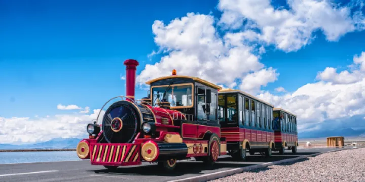 茶卡壹號·鹽湖景區