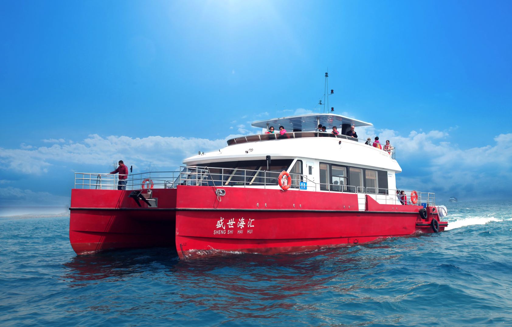 青岛湾旅游码头游船观光