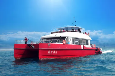 青岛湾旅游码头游船观光