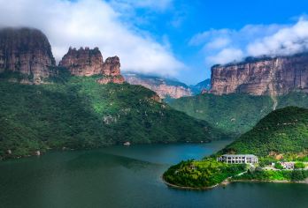 宝泉崖天下景区一日游【邯郸出发】【宝泉一期大峡谷/宝泉二期崖天下/全新宝泉/超多惊喜只等你来】
