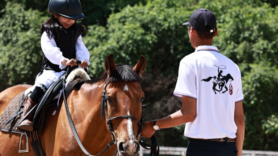 乌兰布统野骑营地
