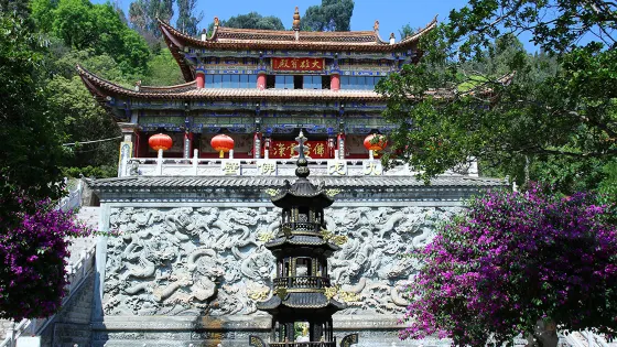 巖泉風景區
