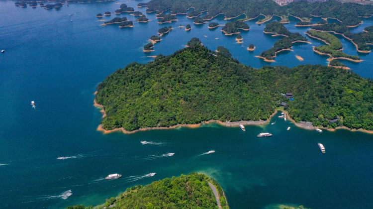 6-Day Qingshan Lake + Mount Huangshan Scenic Area + Hongcun Village + Qiandao Lake + West Lake + Huizhou Ancient City