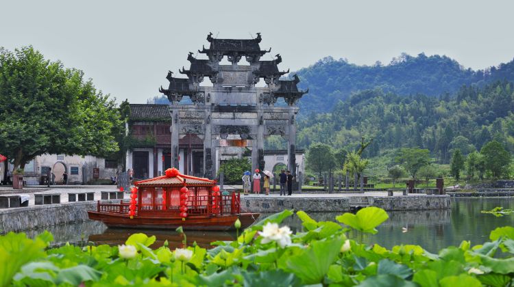 4-Day 4-day 3-night · Private Tour · Huangshan Scenic Area + Hongcun Village + Xidi + Huizhou Ancient Town