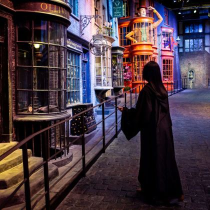 伦敦华纳兄弟哈利波特摄影棚一日游【含哈利波特门票+伦敦往返】