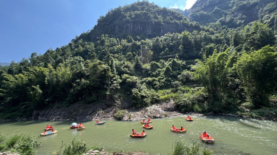 雁荡山仙溪漂流