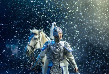 三峡千古情一日游【可选贵宾/豪华席千古风华千古情】【纵享演艺狂欢，风情长街，旗袍佳人，与人间烟火撞个满怀！】