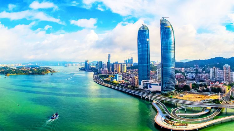 6-Day Xiamen + Wuyi Mountain + Nanjing Tulou + Gulangyu Island