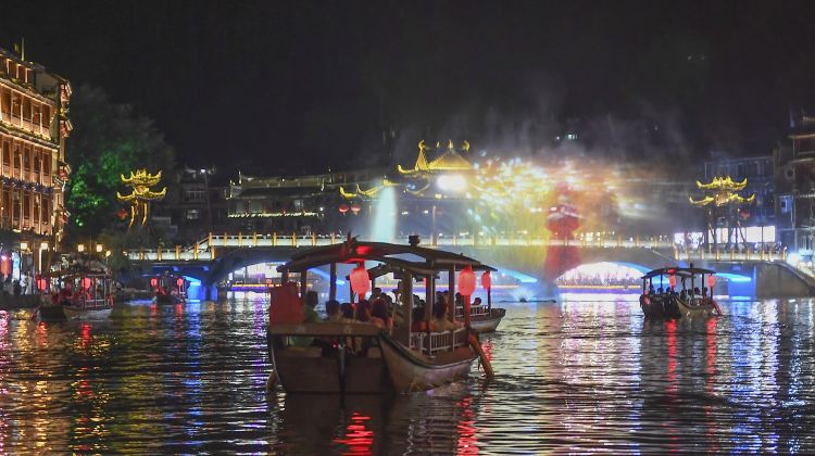 6-day 5-night · Group Tours · Changsha + Zhangjiajie + Tianmen Mountain National Forest Park + Fenghuang Ancient Town