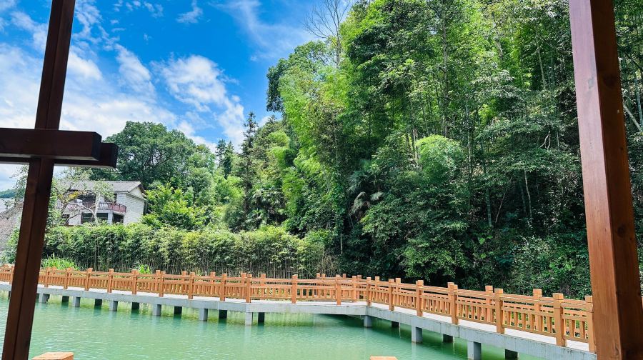 三湾漂流景区