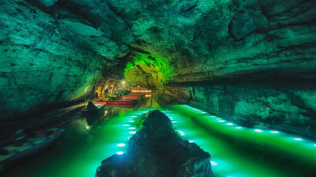 3-Day China Zhangjiajie Highlights Private Tour·Tianmenshan National Forest Park, Tianmen Cave, Ten Mile Gallery and Golden Whip Stream