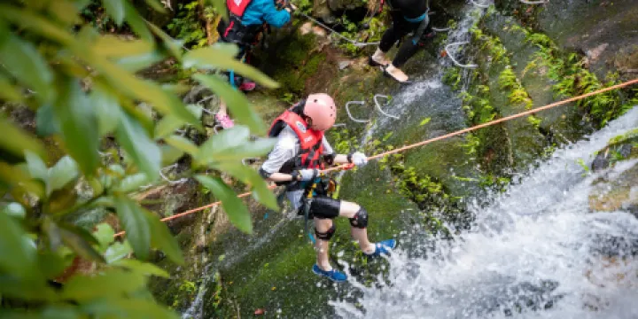 周洛龍潭風景區