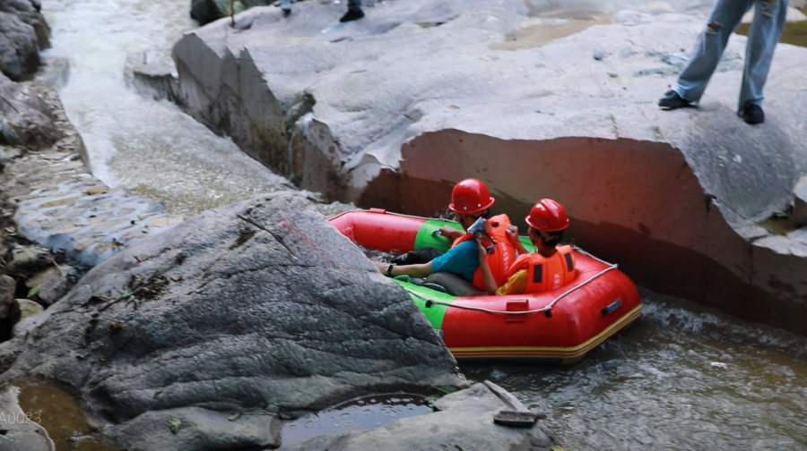 九龙山峡谷漂流