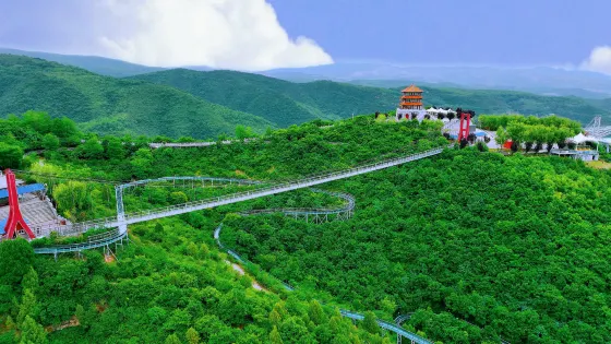 金鎖關石林